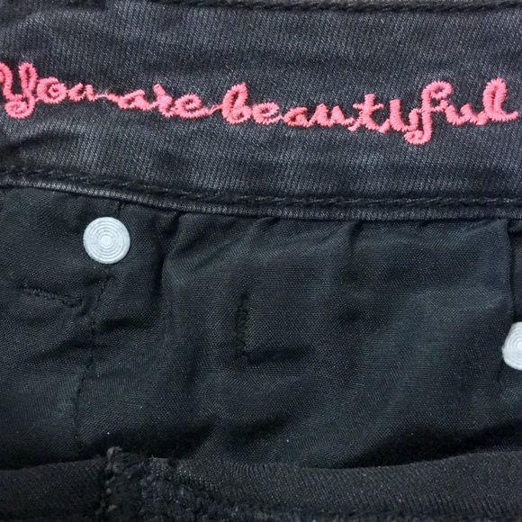 Dollhouse jean shorts - Picture 2 of 3